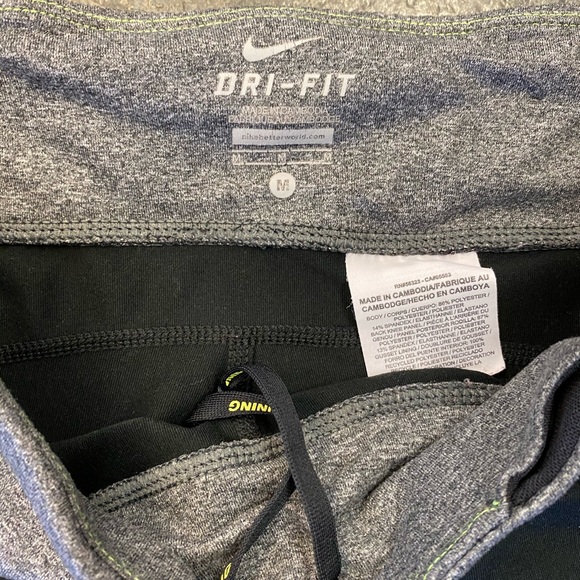 Nike Leggings- Capri - Picture 3 of 5